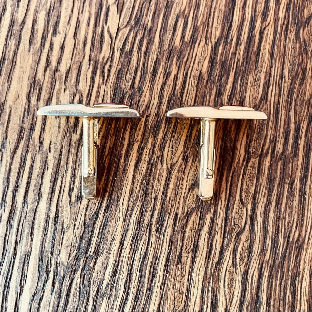 Anson Vintage Gold Tone Fuchsia Lucite Inset Tie Bar Cufflink Set Mid-Century
